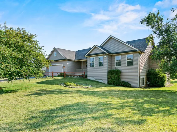 3560 White Tail Dr, Wonder Lake, IL 60097