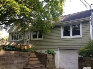14 Walnut Rd, Kings Park, NY 11754