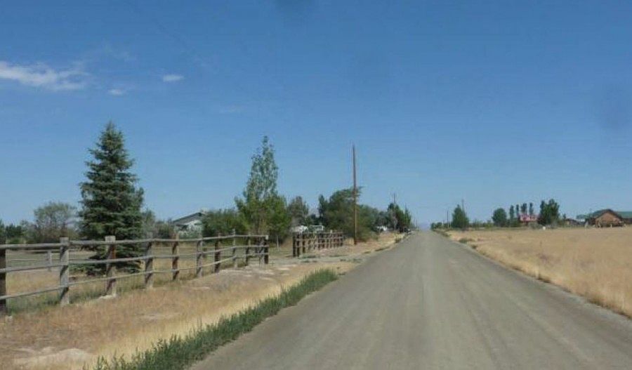 2nd image of 9850 Alice Ln