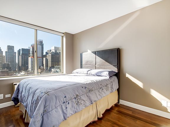 4th image of 236 E 47th St APT 28A