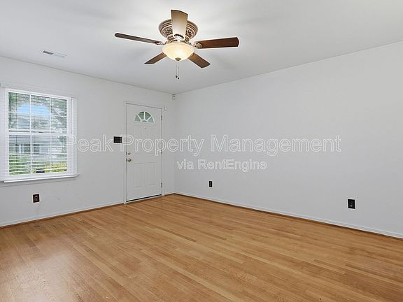 5th image of 3322 Woodrow Ave