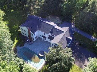 381 Hemlock Rd, Fairfield, CT 06824