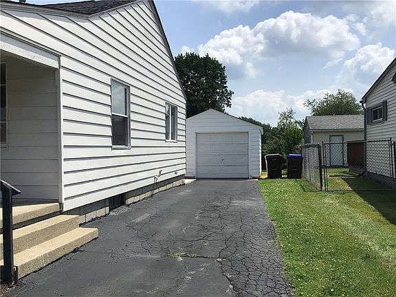 4th image of 653 Spencer Ave