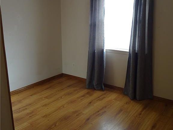 5th image of 2821 Bamboo St