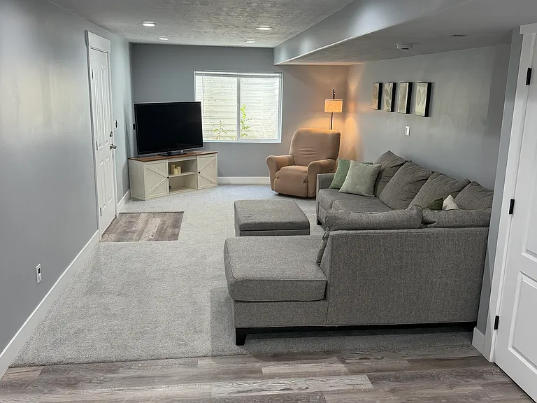 2937 S Hibler Dr — Photo 1
