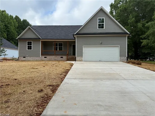 905 Edgemont Rd, Greensboro, NC 27406