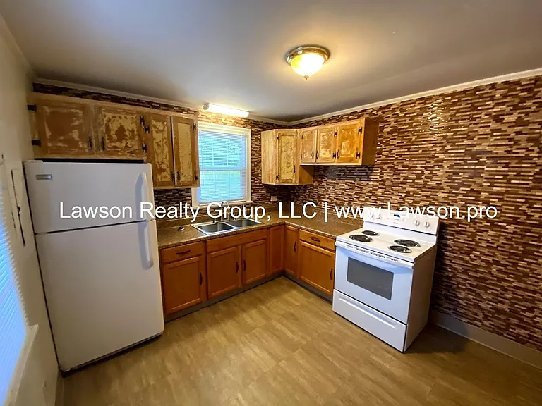 2420 Winthrop Ave SW — Photo 18