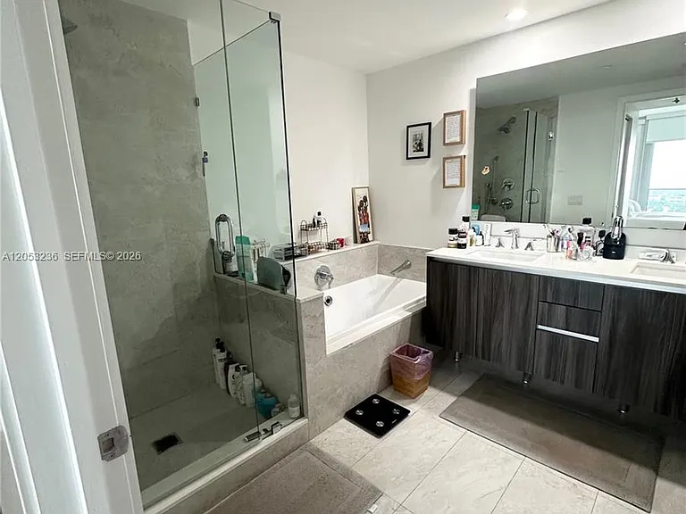 488 NE 18th St #3500 — Photo 8