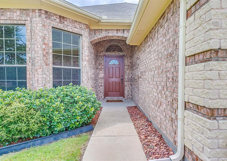 1st image of 518 Zachary Dr