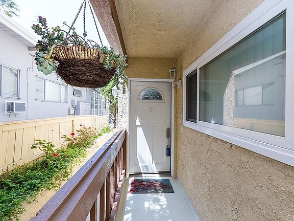 3rd image of 1450 Manhattan Beach Blvd APT B