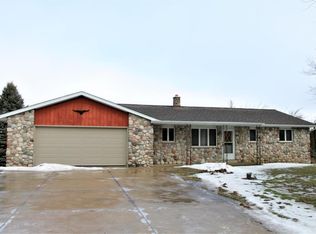 3850 Beaver Dam Rd, West Bend, WI 53090