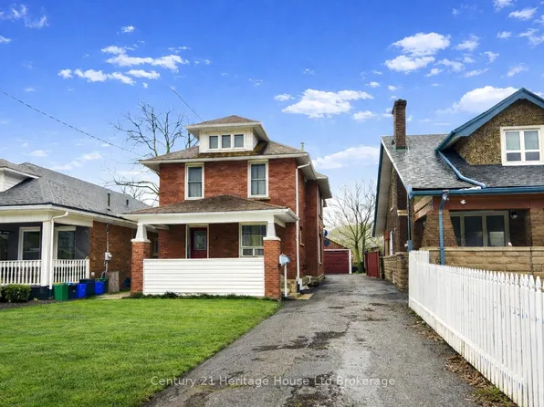 5138 Willmott St, Niagara Falls, ON L2E 2A3