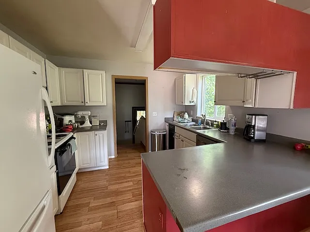 38150 Rochelle Ave — Photo 5