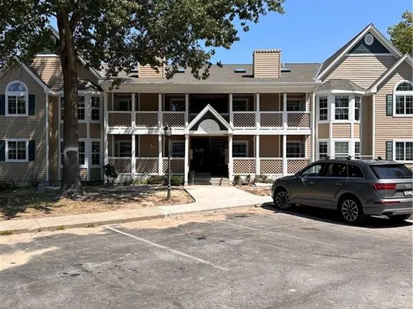 4323 S Megan Ct APT 4, Independence, MO 64055