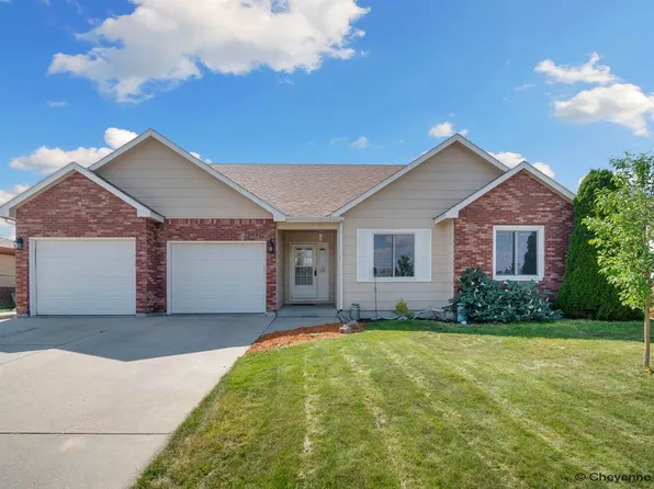 6408 Prairie Hills Dr, Cheyenne, WY 82009