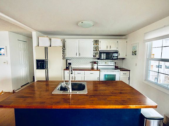 4th image of 886 Yarger Dr