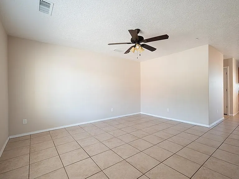 Living Room|3-Bedroom 2-Bathroom Townhomes | Coronado Townhomes