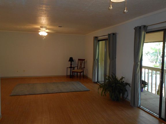 5th image of 730 Hanover Ln