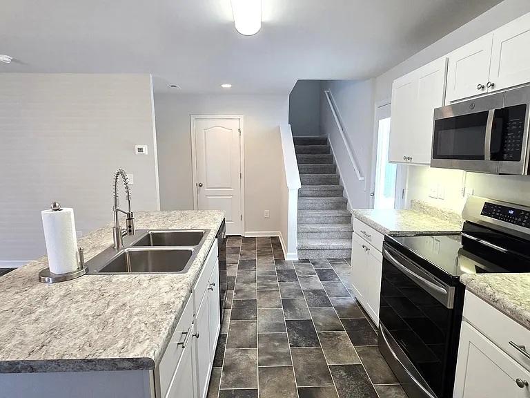 824 Conductor Ct — Photo 8
