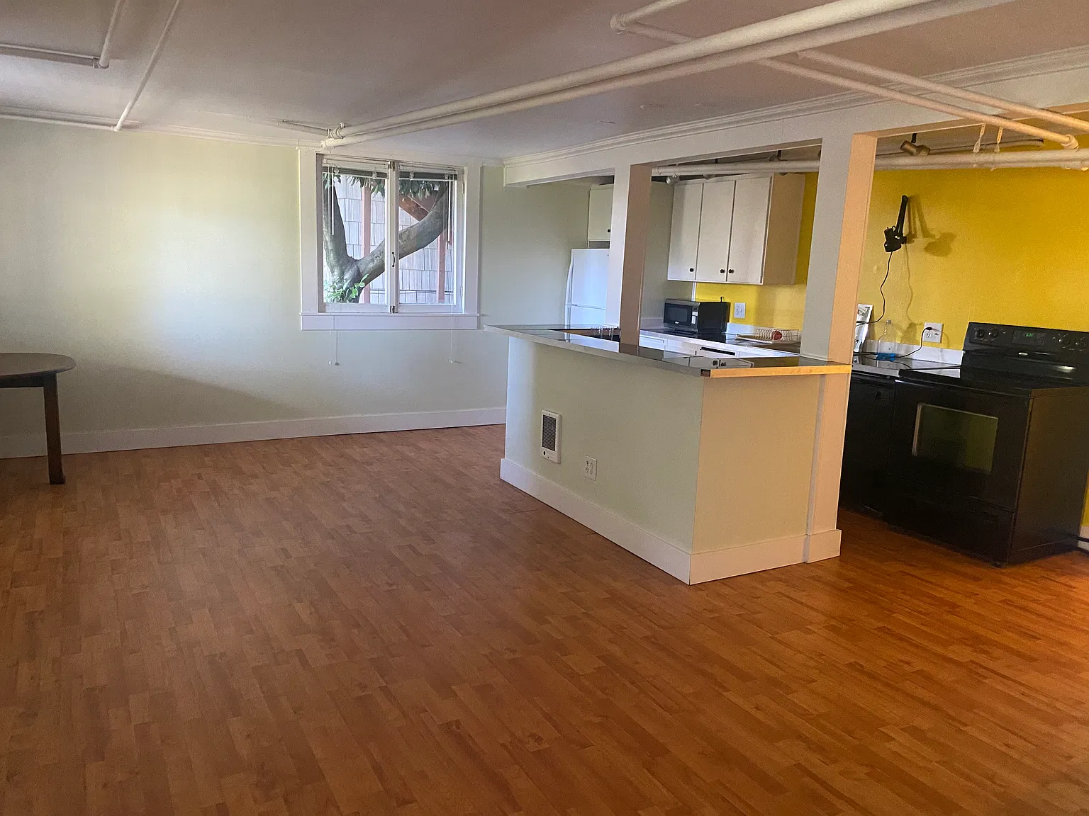 2 bed, 1000 sqft, $1,855 — Photo 2