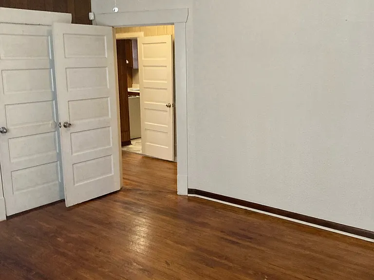 421 Rutherford St — Photo 27