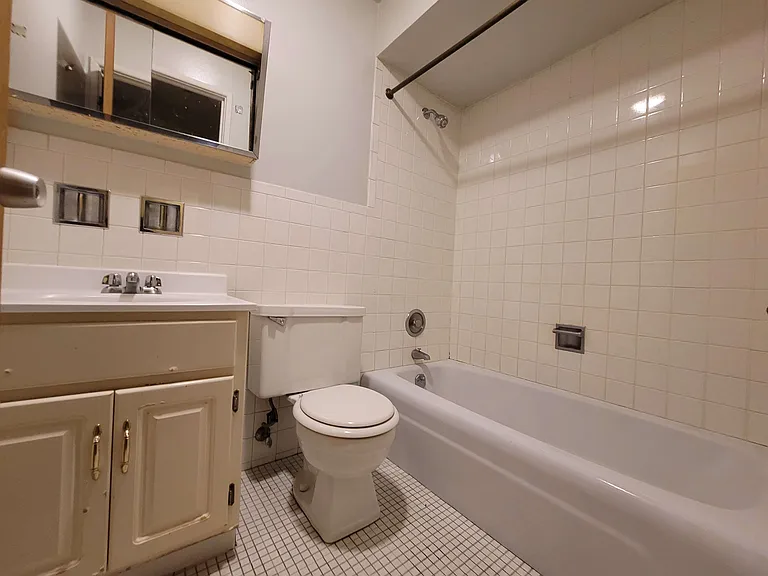 6825 N. Sheridan Rd — Photo 6