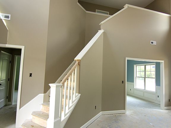 4th image of 104 Madalyn Ct