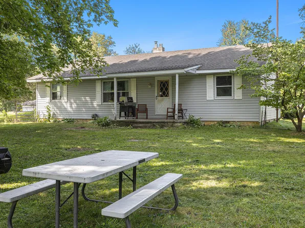 10346 Bunton Rd, Willis, MI 48191