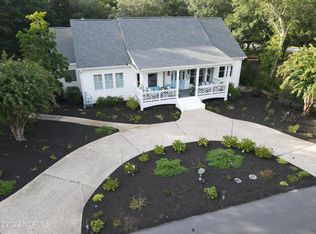 6247 Lookout Point Dr, Southport, NC 28461