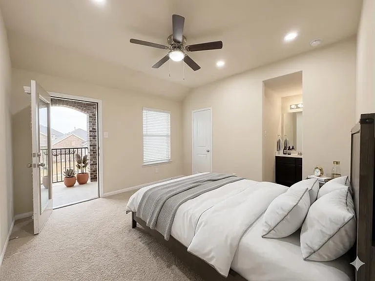 1247 S Maple Dr — Photo 13
