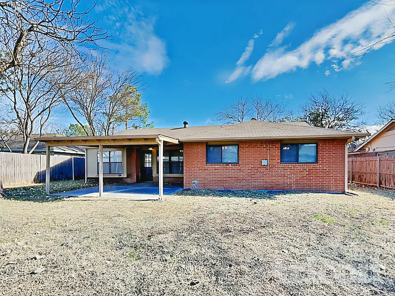 711 Darnel Dr — Photo 14