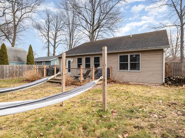 301 White Oak Dr, Michigan City, IN 46360