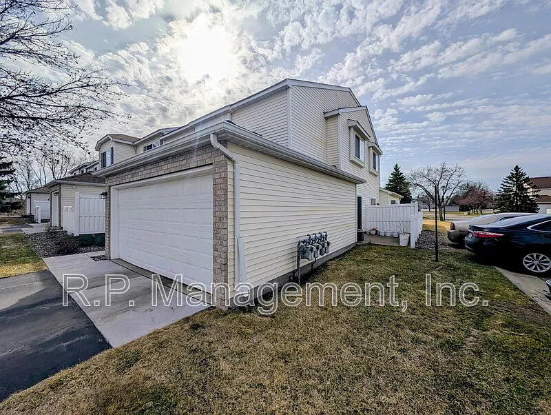 Building Photo - 15758 Flackwood Ave #121