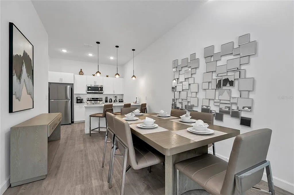 4 bed, 4.0 bath, 1671 sqft, $2,800 — Photo 4