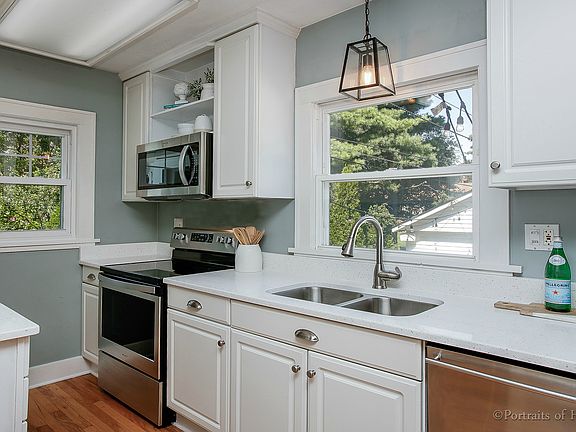 5th image of 1013 E Willow Ave