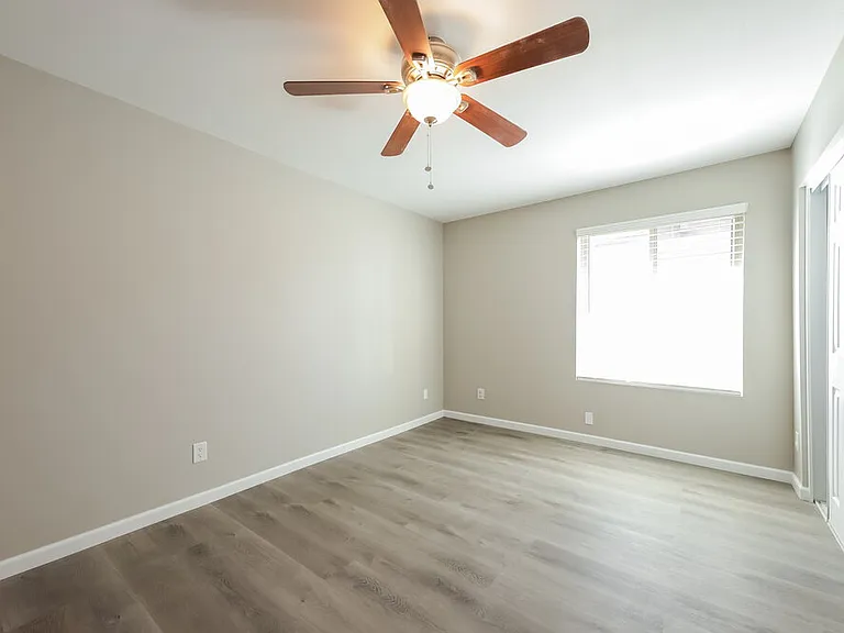 14009 N 42nd Dr — Photo 15