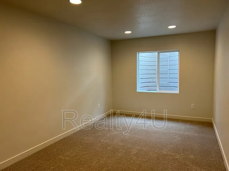 2771 N 3870 W — Photo 23