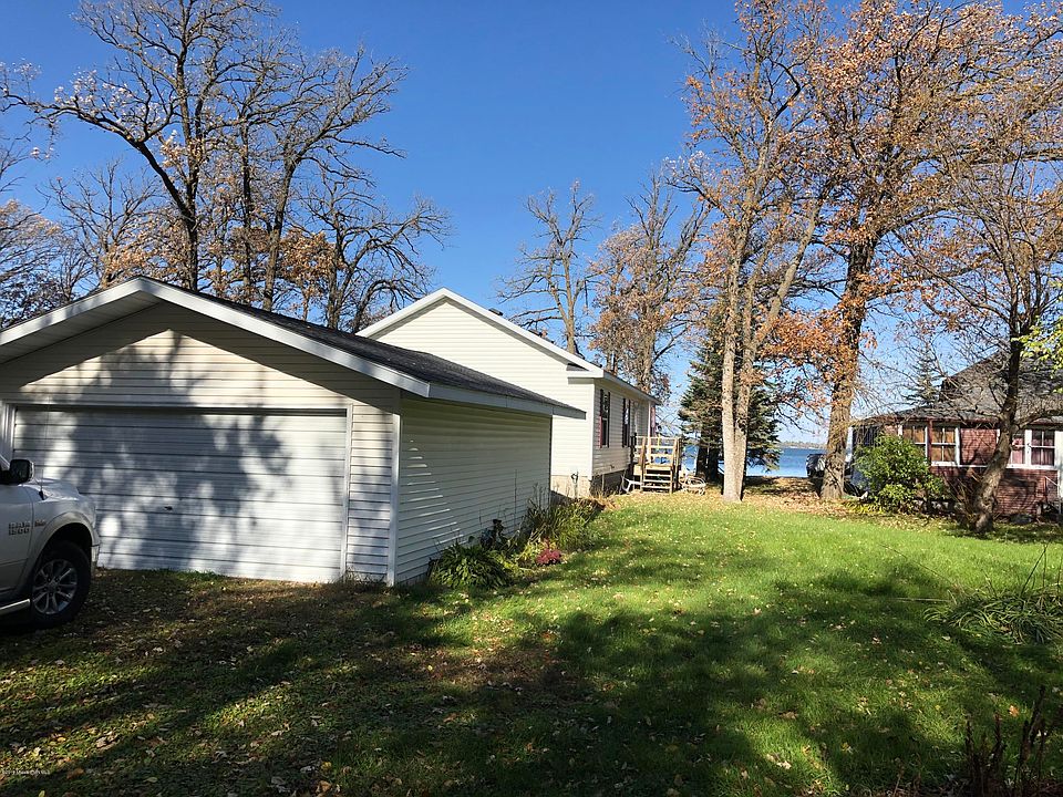 1st image of 44463 Yellow Pine Dr