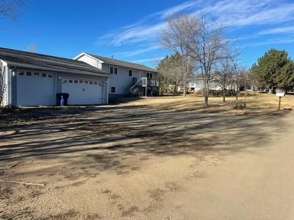 129 Quail Rd, Pierre, SD 57501