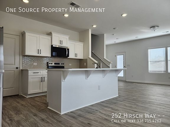 3rd image of 252 Hirsch Way