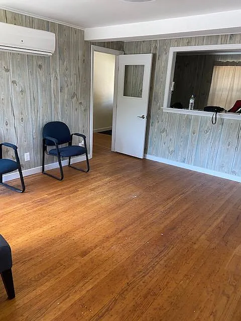 3 bed, 2000 sqft, $1,899 — Photo 3