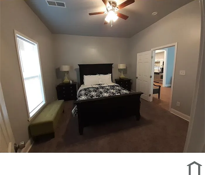 3 bed, 100 sqft, $1,900 — Photo 3