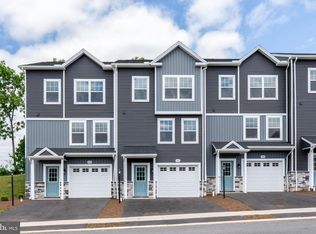 184 Highpoint Park Dr, Pleasant Gap, PA 16823