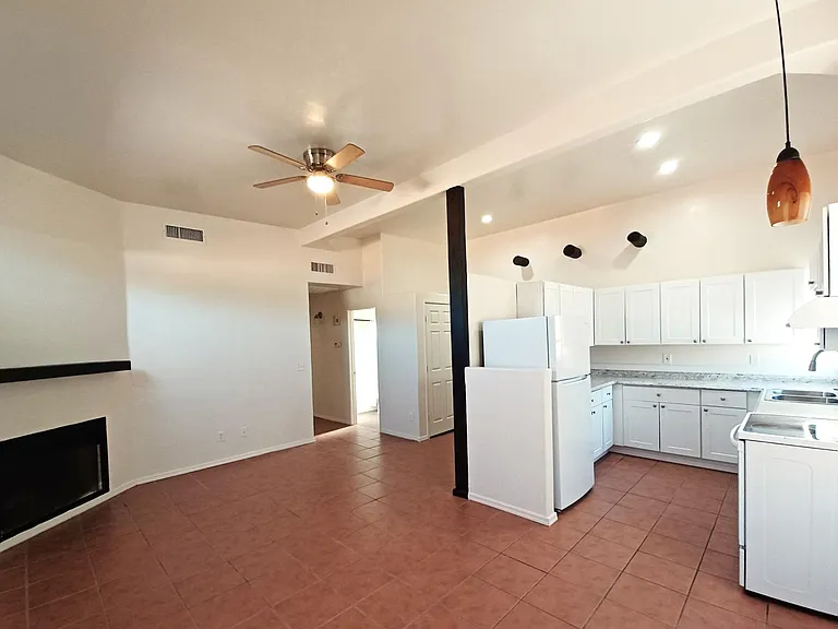 2727 N Flanwill Blvd #4 — Photo 3