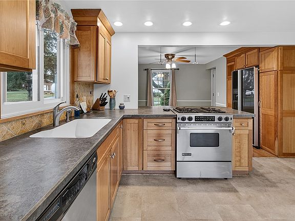 5th image of 60 Hilltop Rd