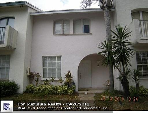 1st image of 4161 NW 9th Ave APT 5