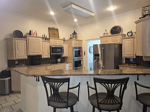 3rd image of 3015 Grandview Dr