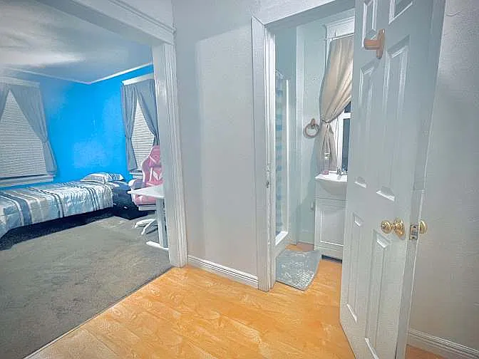 1 bed, 40 sqft, $838 — Photo 2