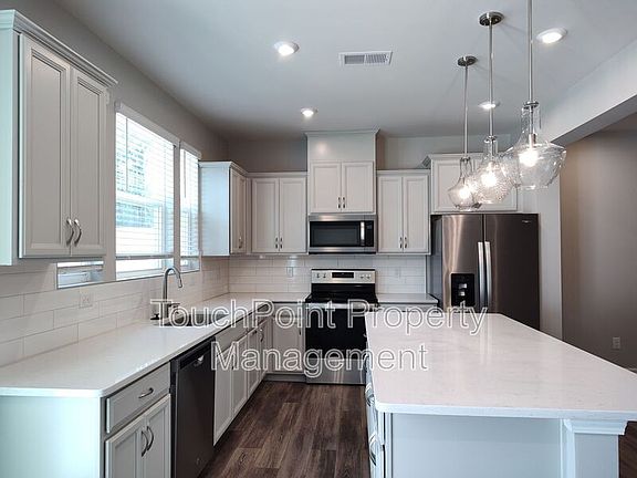 3rd image of 8114 Overmeadow Ln