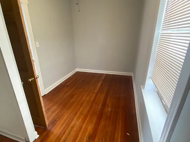 2326 N Sacramento Ave #1 — Photo 10